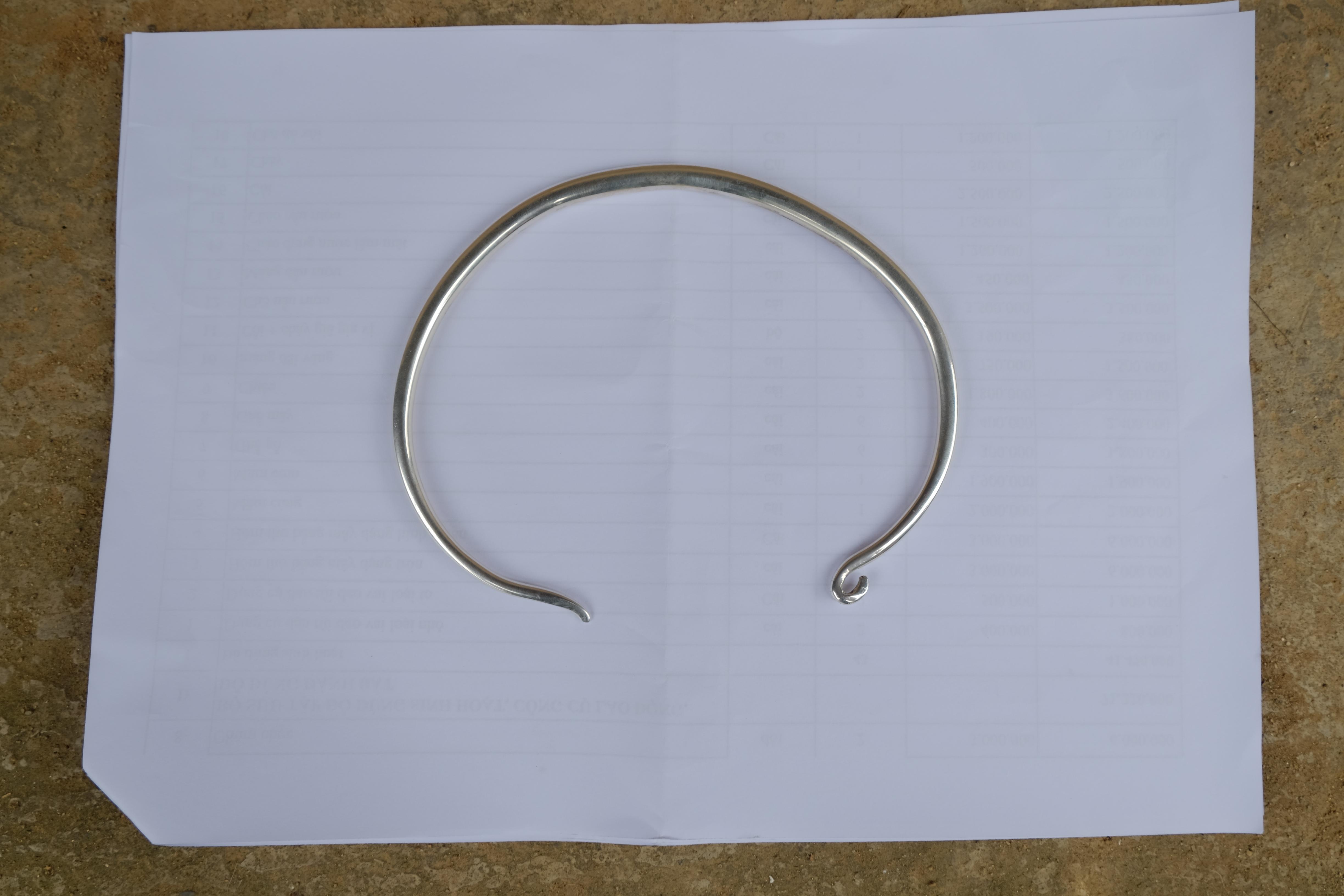 Vòng cổ bằng bạc