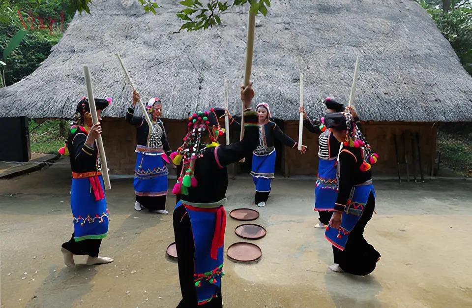 Điệu múa trong lễ cúng cơm mới