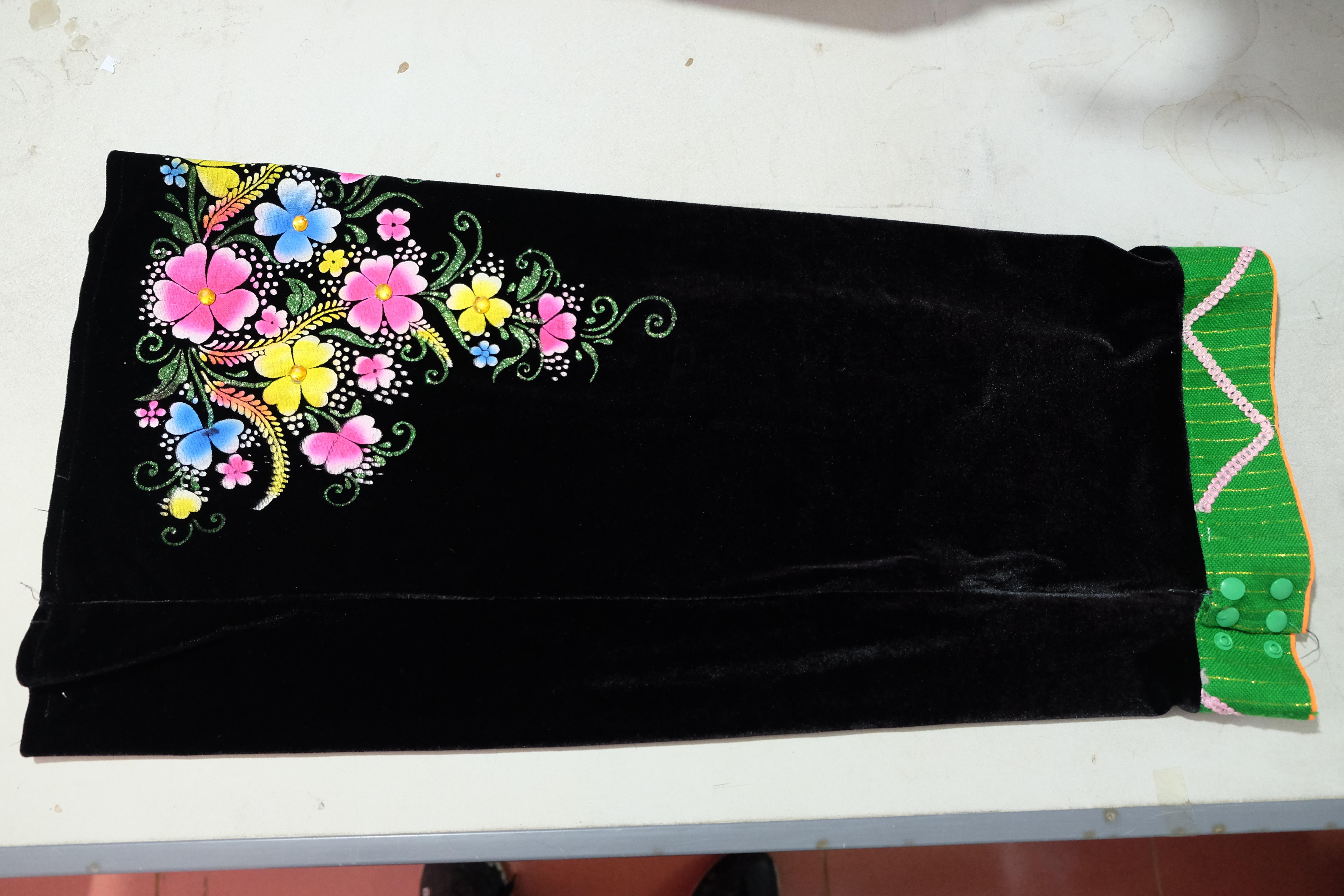 Váy chính của đồng bào Si La