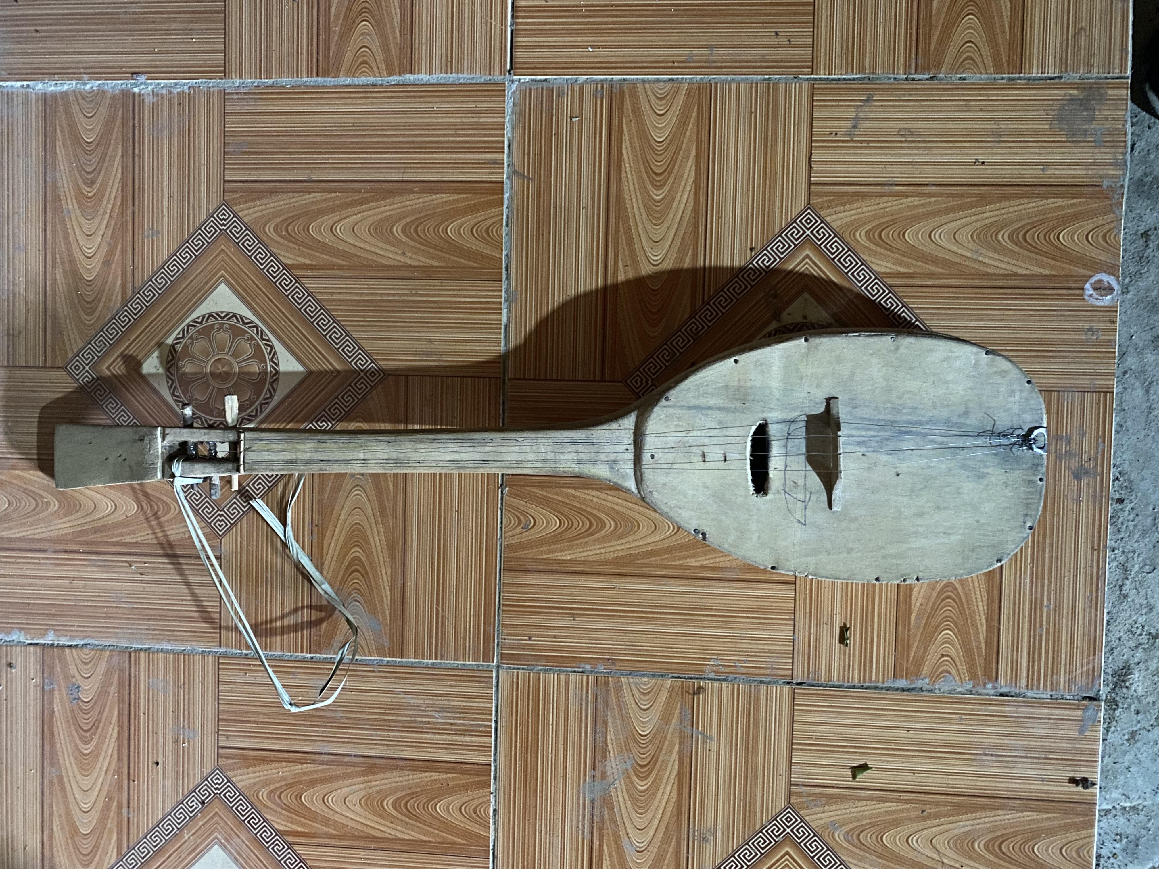 Đàn ba dây của đồng bào Si La