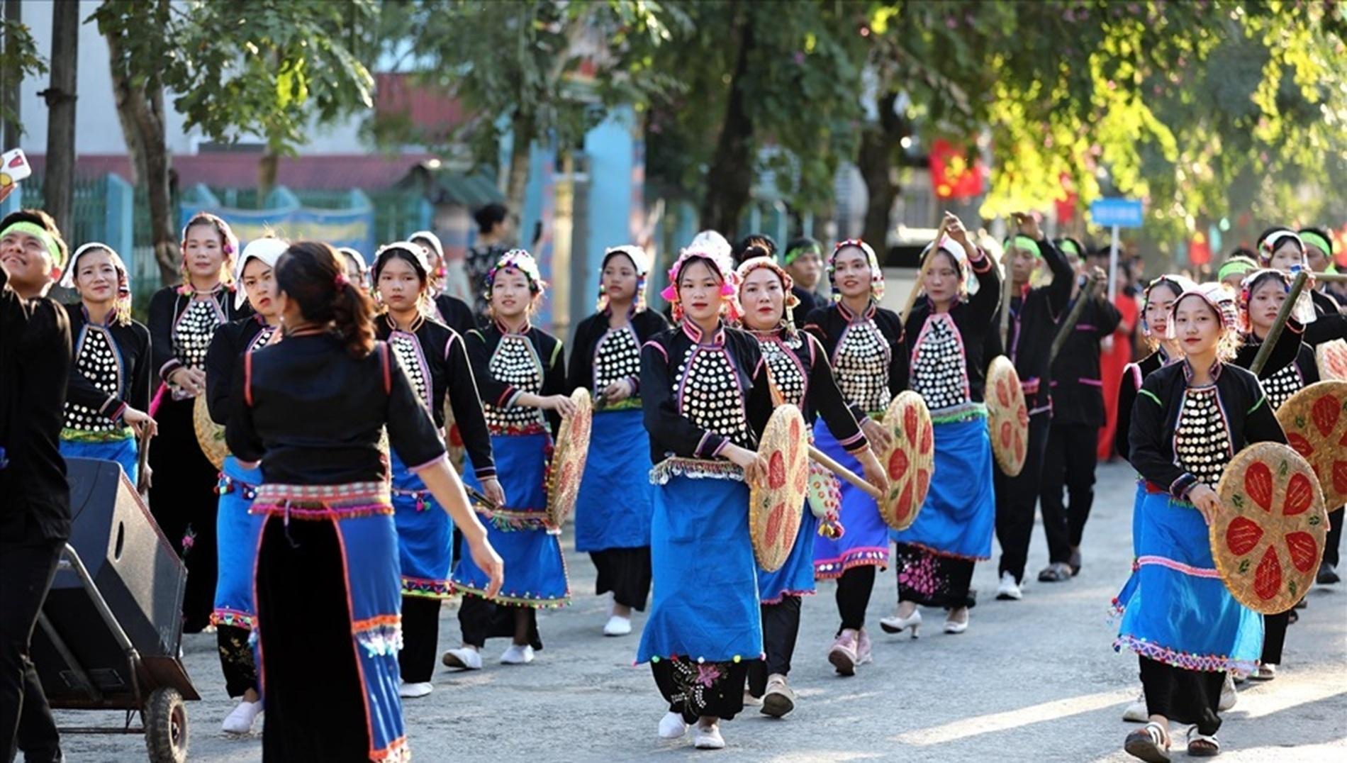 Hoạt động văn nghệ - 2