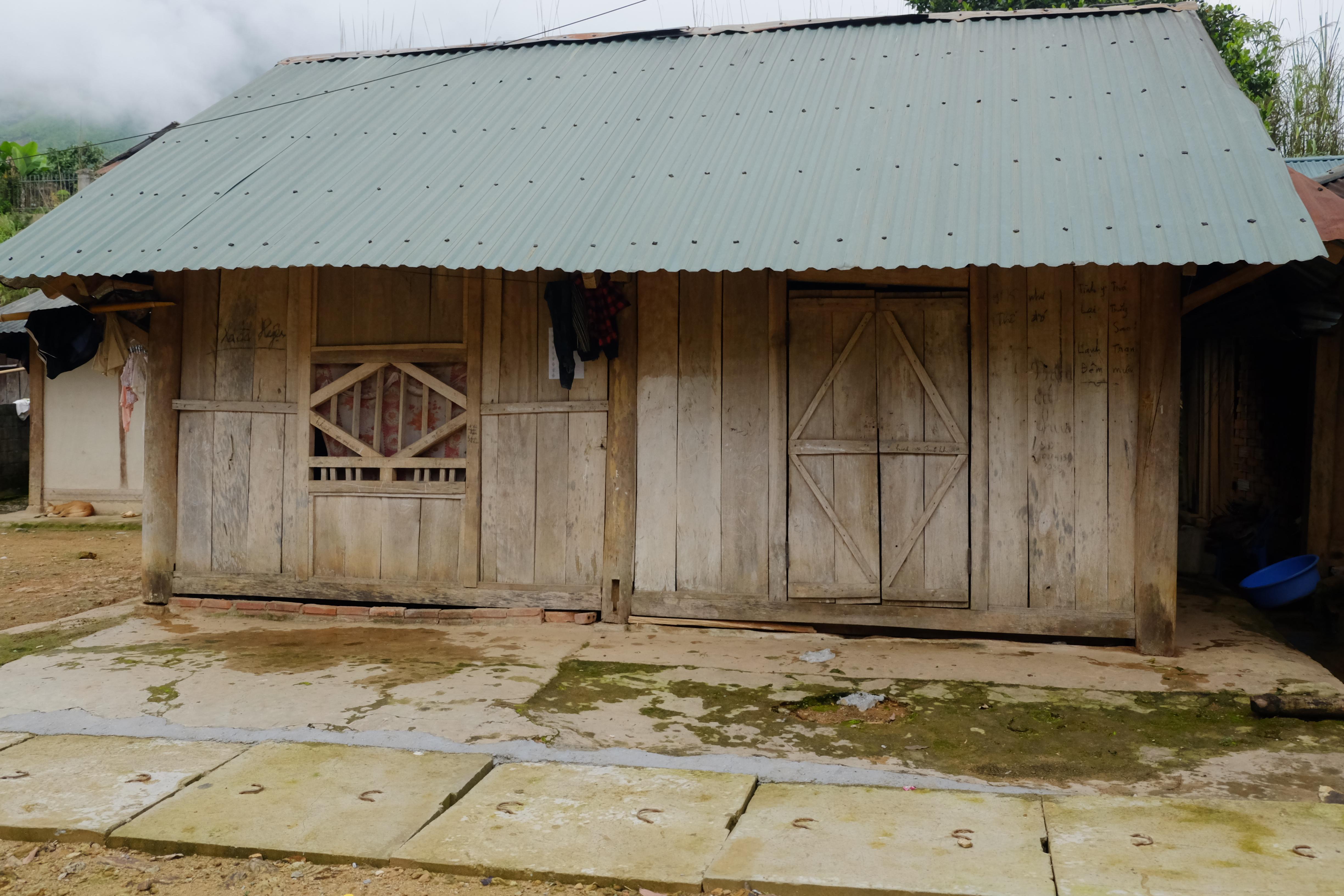 Nhà ở - không có không gian nhà phụ phía trước