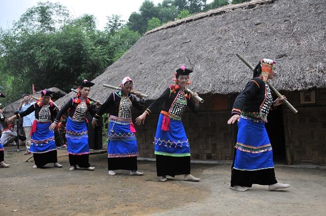 Điệu múa truyền thống