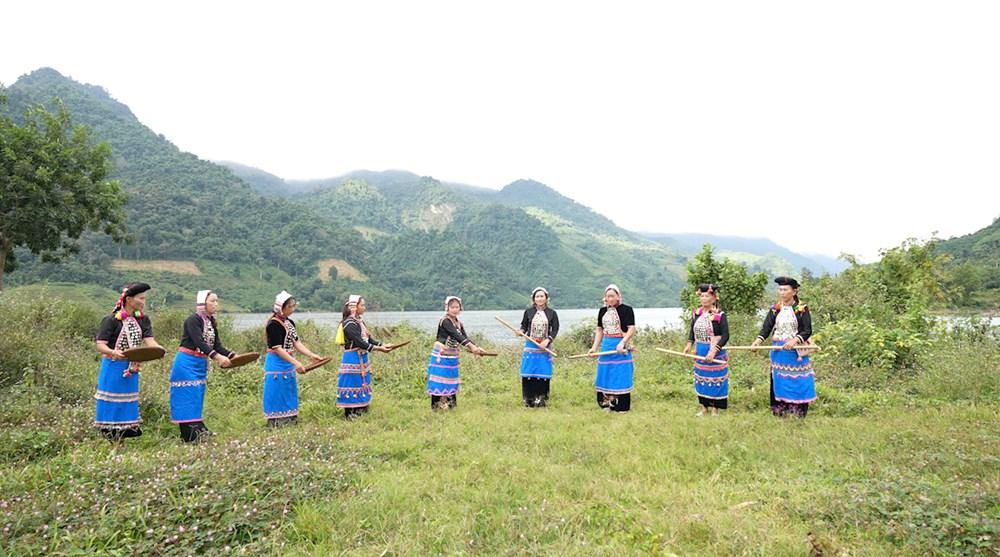 Điệu múa truyền thống