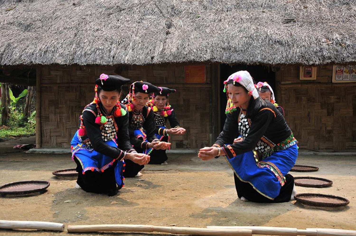 Điệu múa truyền thống