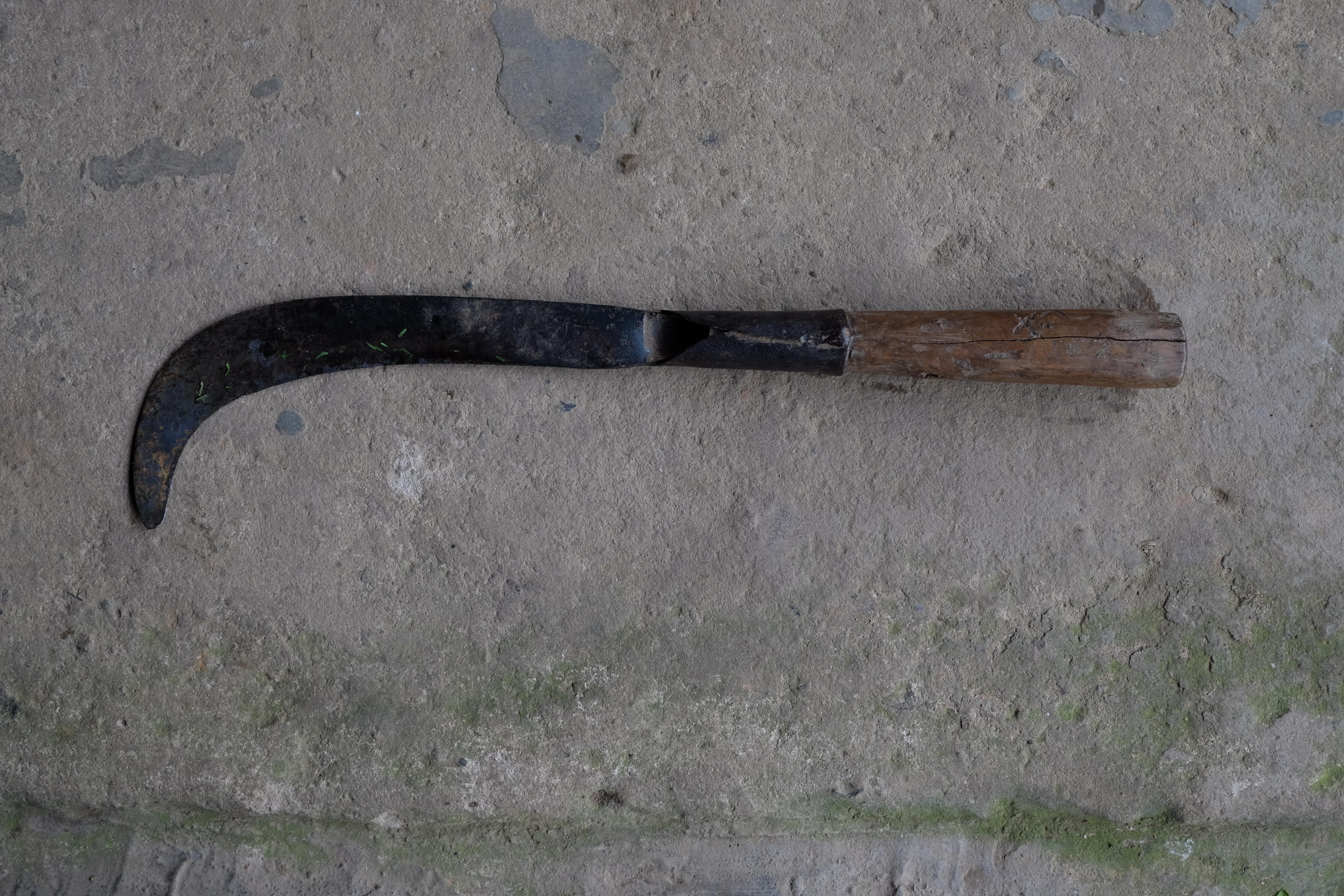 Dụng cụ cắt lúa