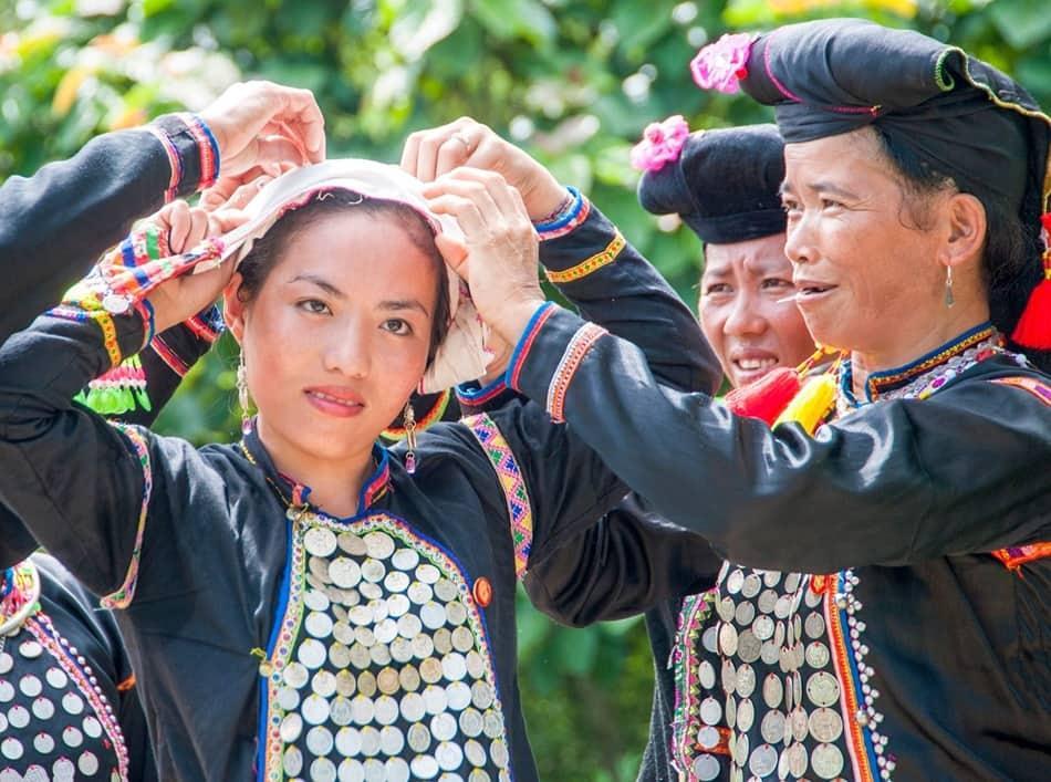 Nét đẹp độc đáo trong trang phục người dân tộc Si La Nét đẹp độc đáo trong trang phục người dân tộc Si La
