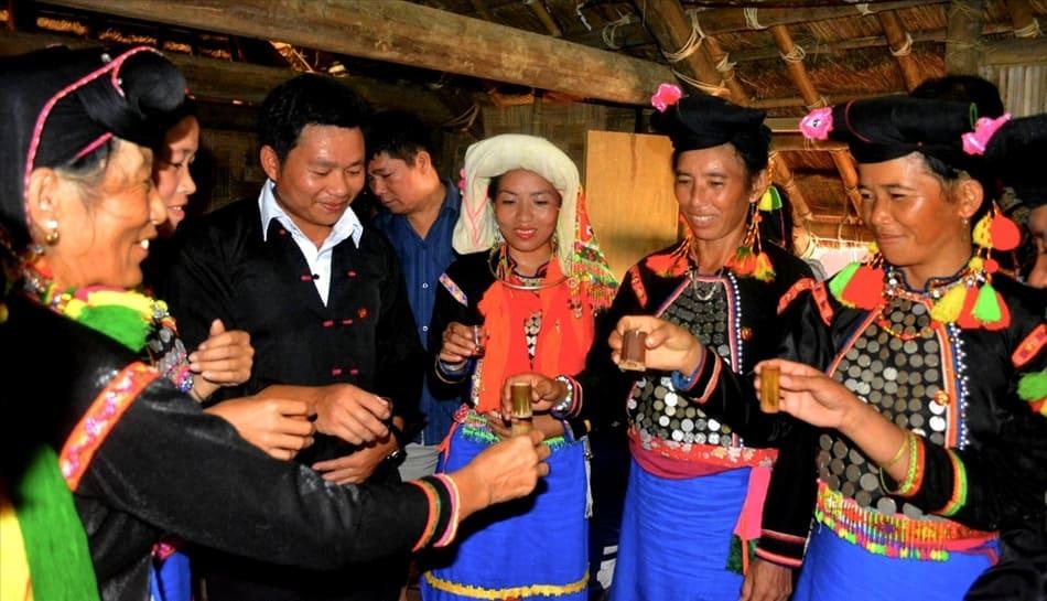 Nét đặc sắc trong phong tục và tín ngưỡng của người Si La Nét đặc sắc trong phong tục và tín ngưỡng của người Si La